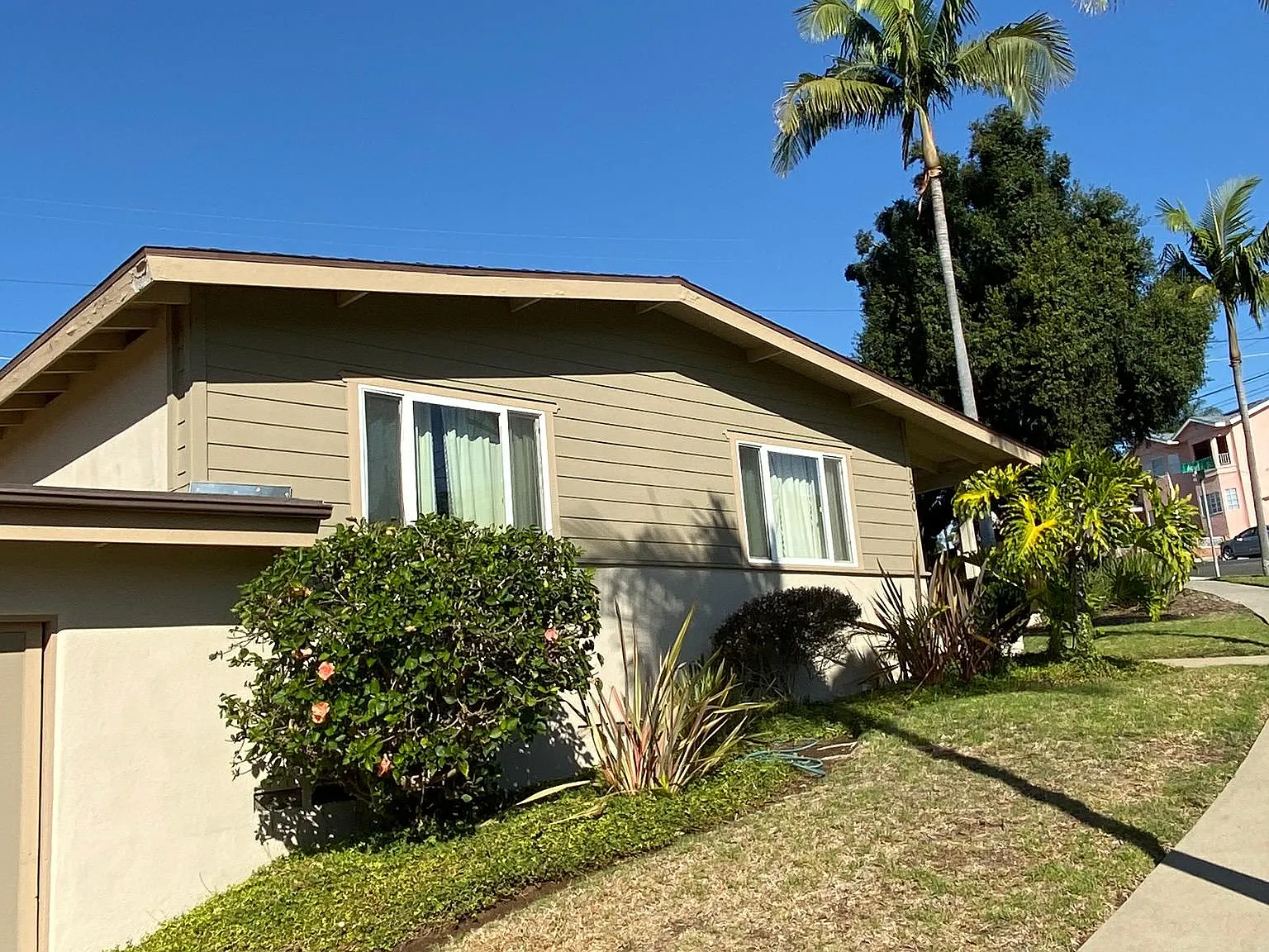 3 bed, 1150 sqft, $4,499 — Photo 3