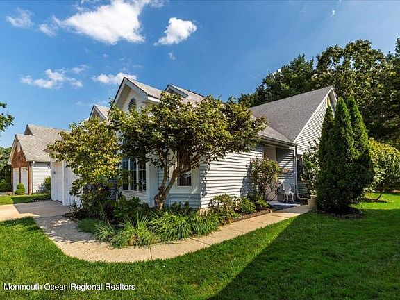 2nd image of 1774 Sweetbay Dr