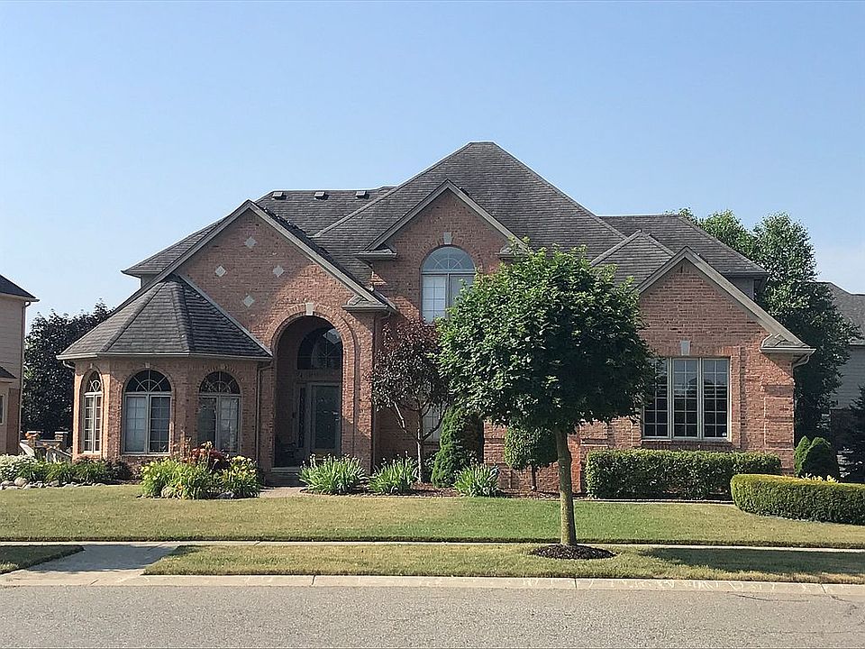 1st image of 56733 Edgewood Dr