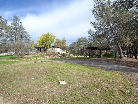 3rd image of 31898 Auberry Rd