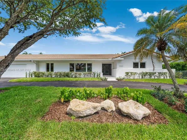 13221 SW 72nd Ave, Pinecrest, FL 33156