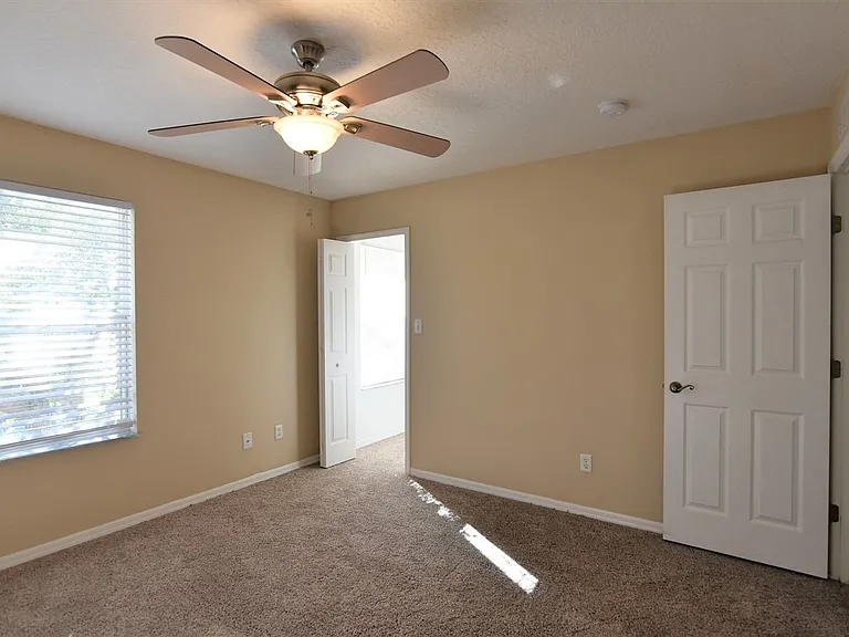 1066 Dolphin Dr — Photo 17