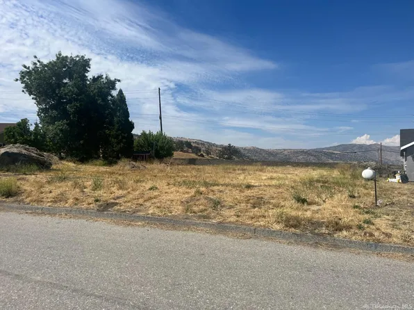 0 Pinehurst Pl #3, Tehachapi, CA 93561