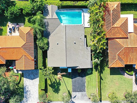 2nd image of 1524 Algardi Ave