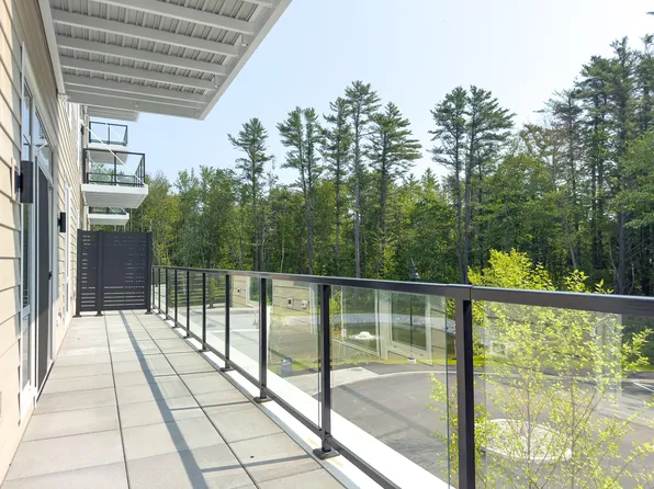267 US Route 1 #203, Falmouth, ME 04105