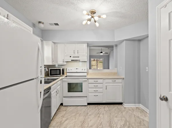 1105 Jonestown Ln, Lexington, KY 40517