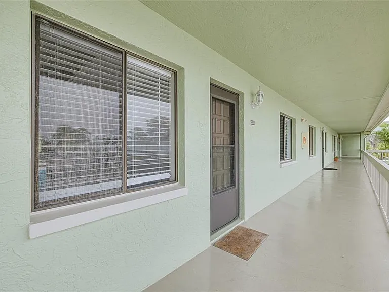 218 Caryl Way — Photo 4