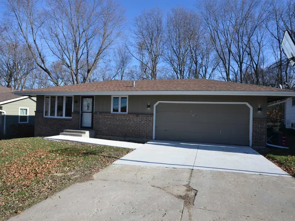 2918 Bavarian Ln, Rockford, IL 61109
