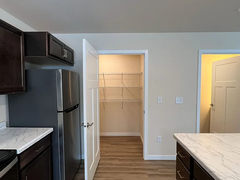713 Caroline St — Photo 185