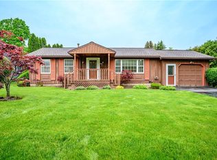 25 Camille Dr, Rochester, NY 14612