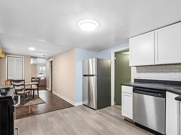 4th image of 3013 N Racine Ave #G