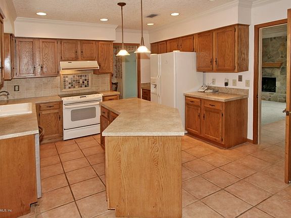 2nd image of 4433 Honeytree Ln E