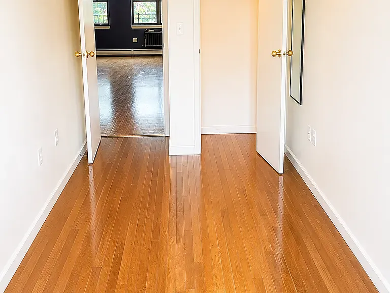 302 Hart St #3 — Photo 7