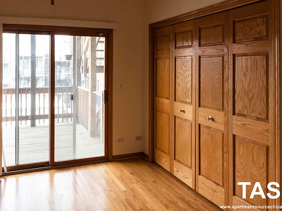 2nd image of 1328 W Diversey Pkwy #2