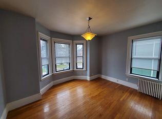 105 Crescent St #2, Waltham, MA 02453