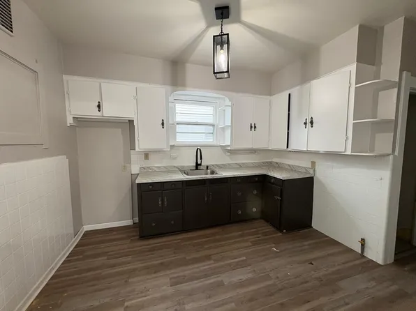 2498 Broadway St, Toledo, OH 43609