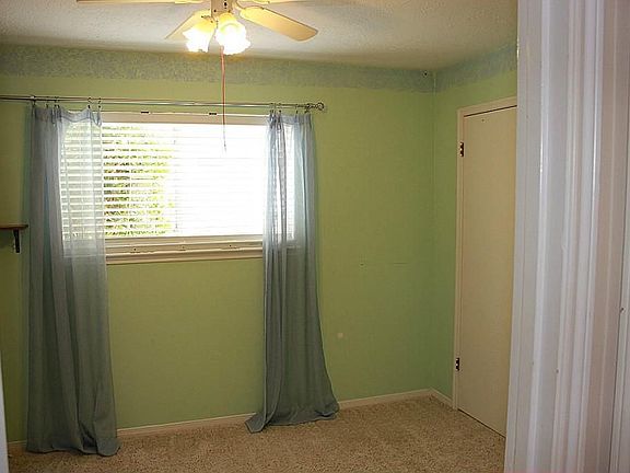 3rd image of 11619 Briar Rose Dr