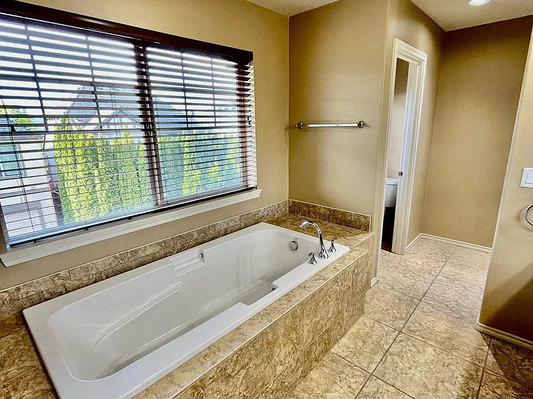 6457 NW Dingo Dr — Photo 8