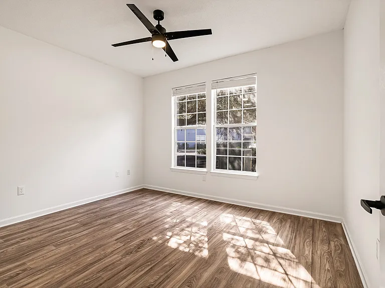 Views at River Bend — Photo 16
