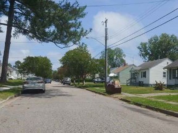 4th image of 3306 Peronne Ave