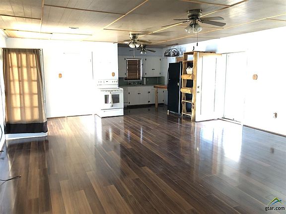 4th image of 563 Naples Dr