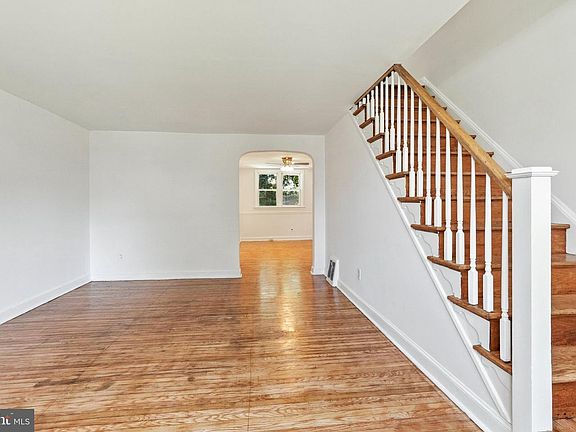 4th image of 1023 Minden Ln