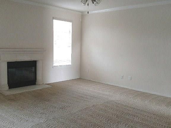 5th image of 206 Lottie Ln