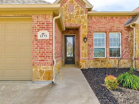 4th image of 1173 Sapphire Ln
