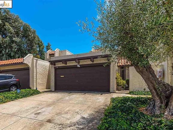 3rd image of 71 Villa Dr