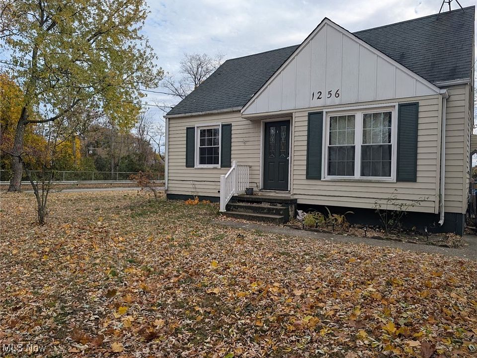 2nd image of 1256 Crescent Dr