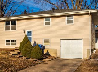 300 Tonya Dr, Smithton, MO 65350