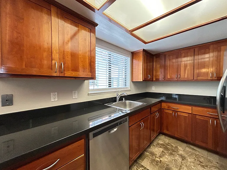 2202 N Broadway #G — Photo 12