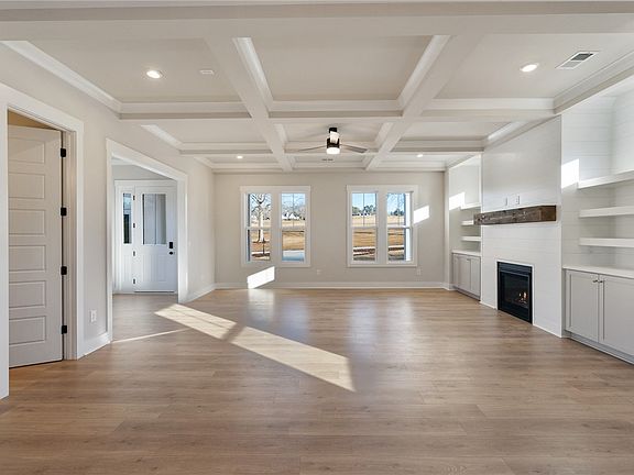 4th image of 63 Carr Rd