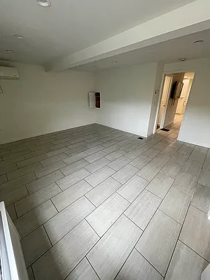 Rented by Irene Mihalios, LREB | media 20