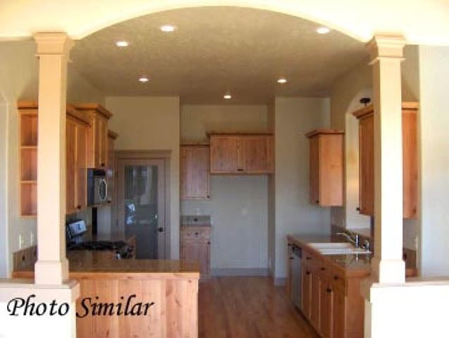 2nd image of 951 N Knox Pl