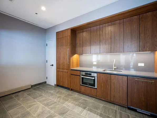 75 Park Lane South image 47 of 50