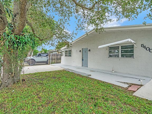 2nd image of 5400 NE 1 Ter Terrace
