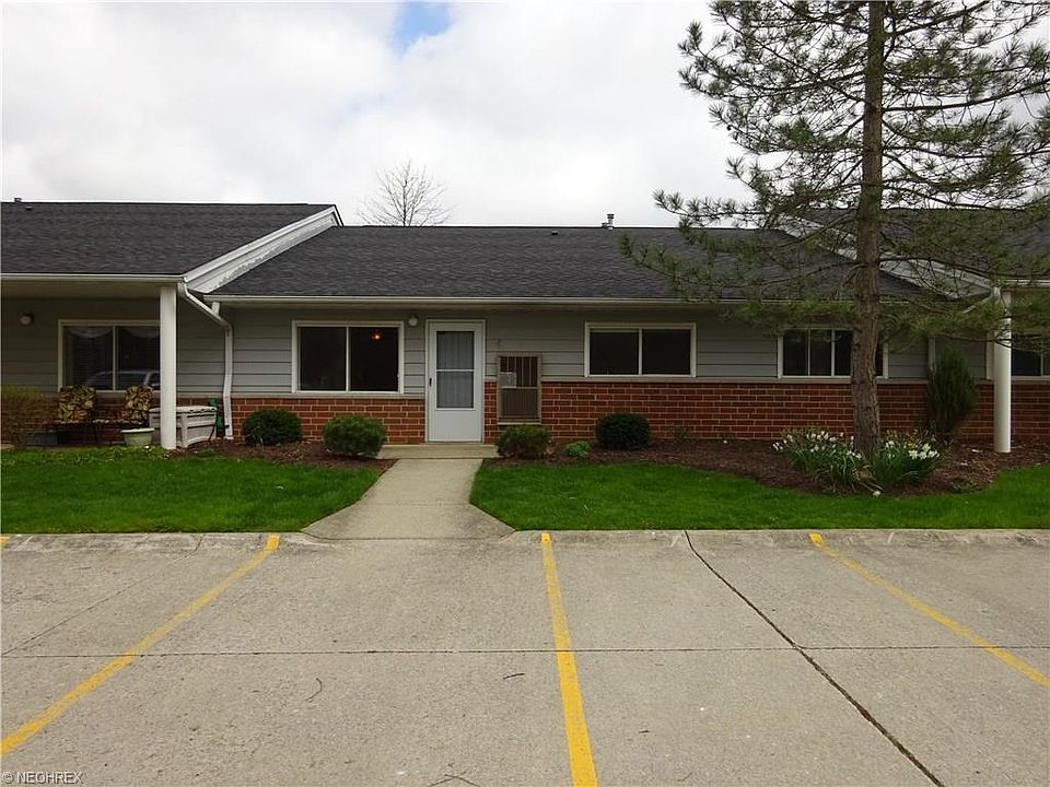 1st image of 27083 Oakwood Cir #X122