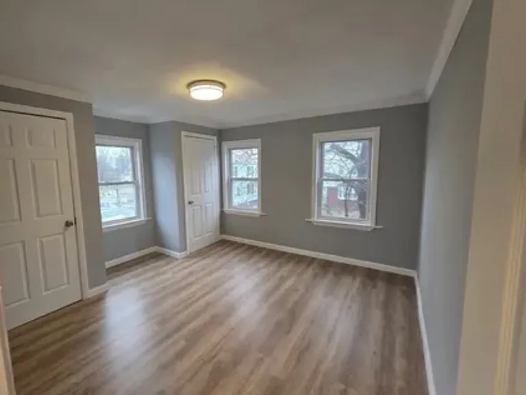 113-117 Cedar St #113 — Photo 7