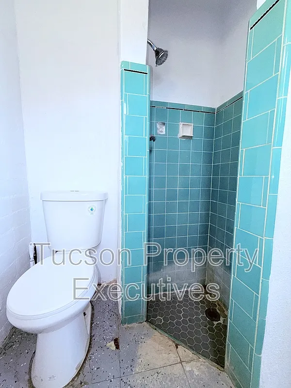 Studio, 1.0 bath, 100 sqft, $550 — Photo 4
