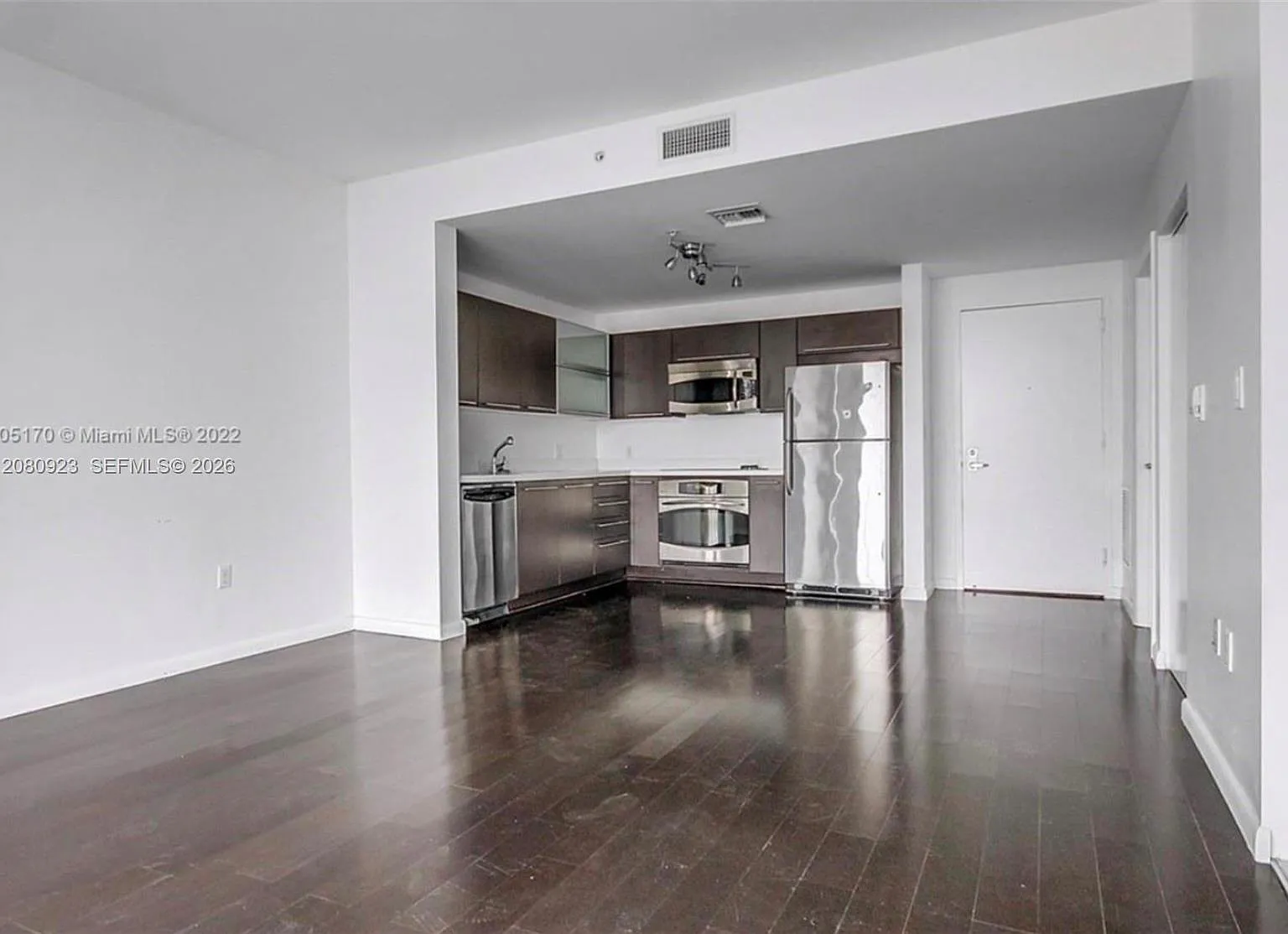 Ivy Condo — Photo 3