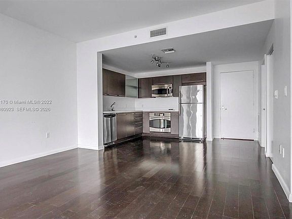 3rd image of 90 SW 3rd St APT 2210
