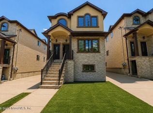 24 Hope Ave, Staten Island, NY 10305