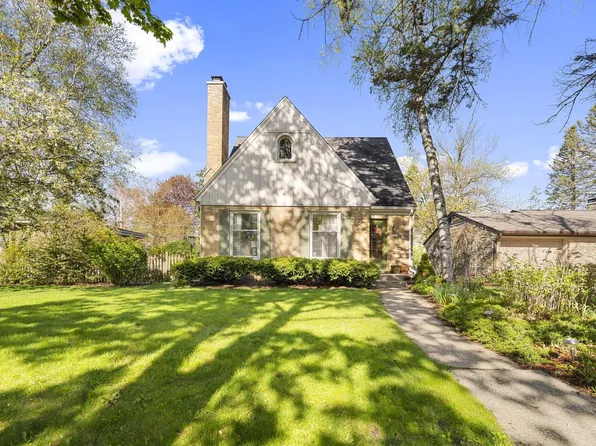 5757 North Crestwood BOULEVARD, Glendale, WI 53209