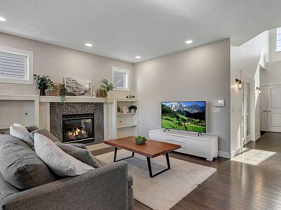 2nd image of 135 S Copperleaf Cres SE