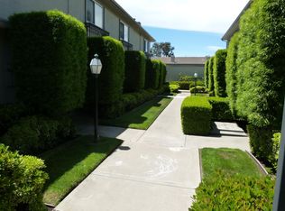 1057 Dover Dr, Newport Beach, CA 92660