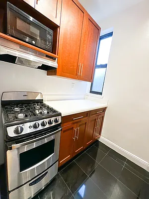 Rented by Urban Real Estate Inc | media 3