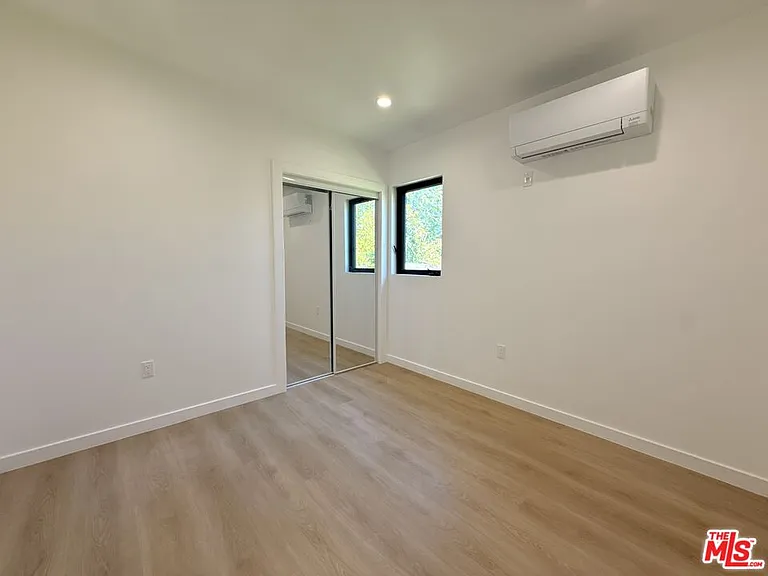 540 Indiana Ave #4 — Photo 6