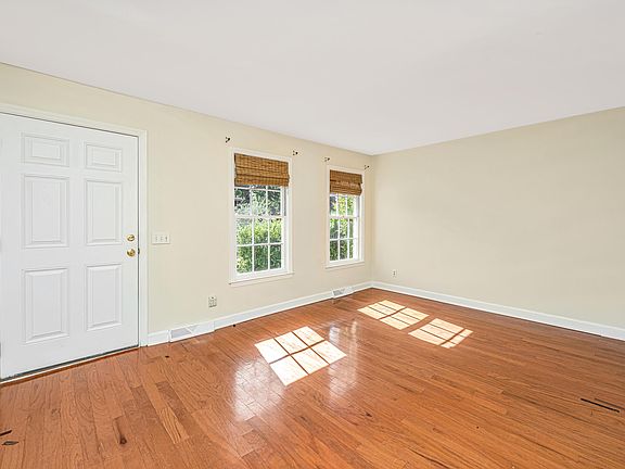 4th image of 951 Cottingham Dr