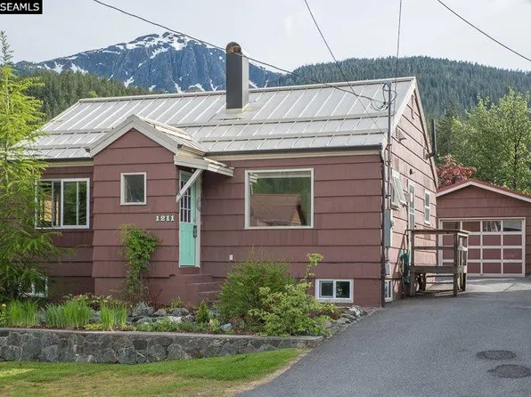 1211 2nd St, Douglas, AK 99824